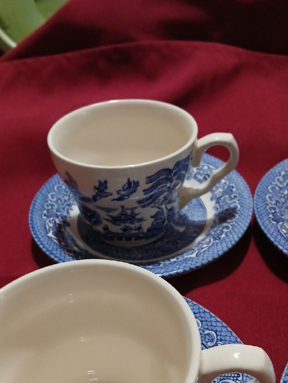 Blue Willow Teacups and Saucers Set of 4 Classic Blue - Picture 4 of 8